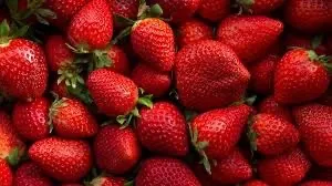 OnlyFans cuenta red-strawberries header 2