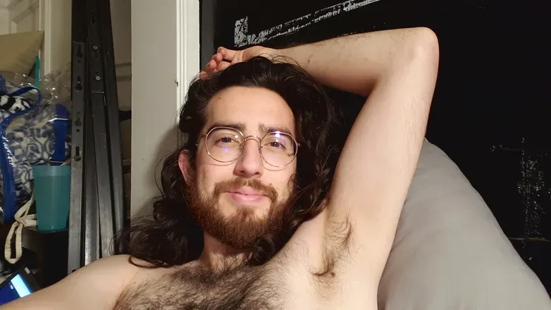 OnlyFans cuenta justaboywithglasses avatar 1