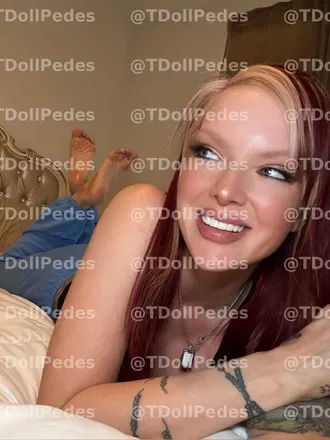 OnlyFans cuenta lovelylildolly header 2