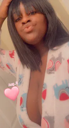OnlyFans cuenta roxxyroxanne8 header 2