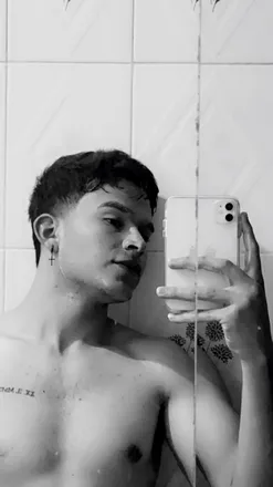 OnlyFans account  julii_anh header 2