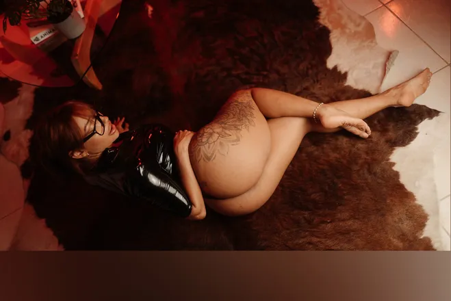 OnlyFans cuenta petit_estefa header 2