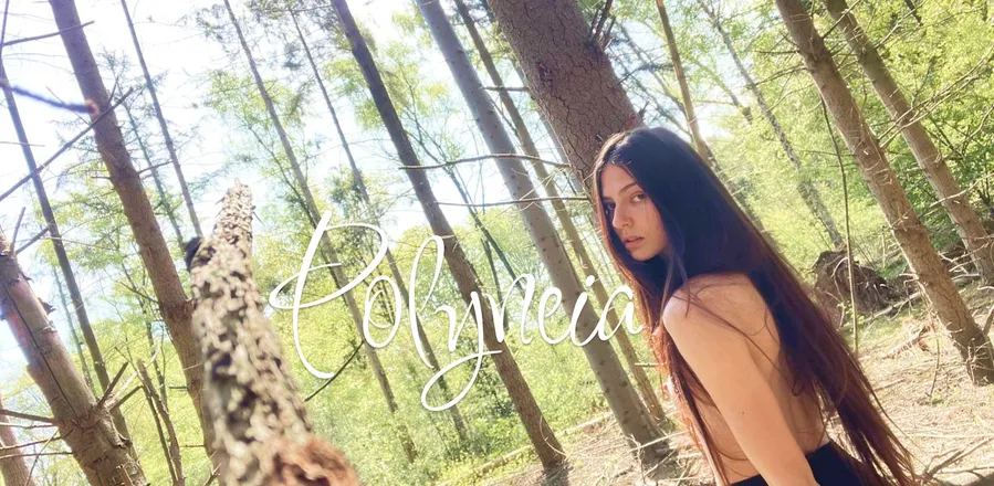 OnlyFans cuenta polyneiia header 2