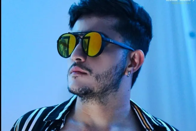 OnlyFans account  the_santiagot header 2