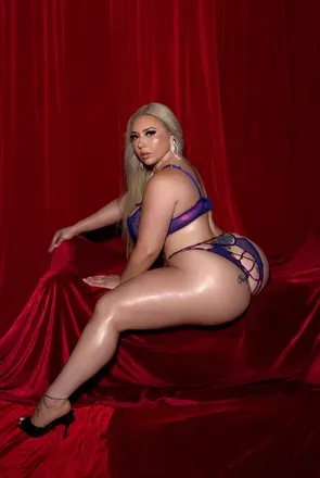 OnlyFans account  thatrabbit header 2