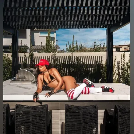 OnlyFans cuenta thecalicaliente header 2