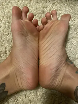 OnlyFans cuenta feetfeetrepeat avatar 1
