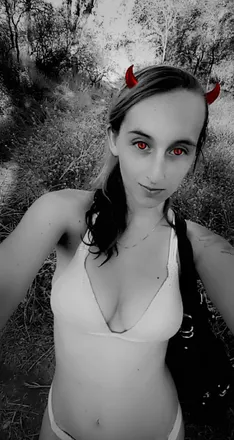 OnlyFans cuenta geekygurl613 header 2
