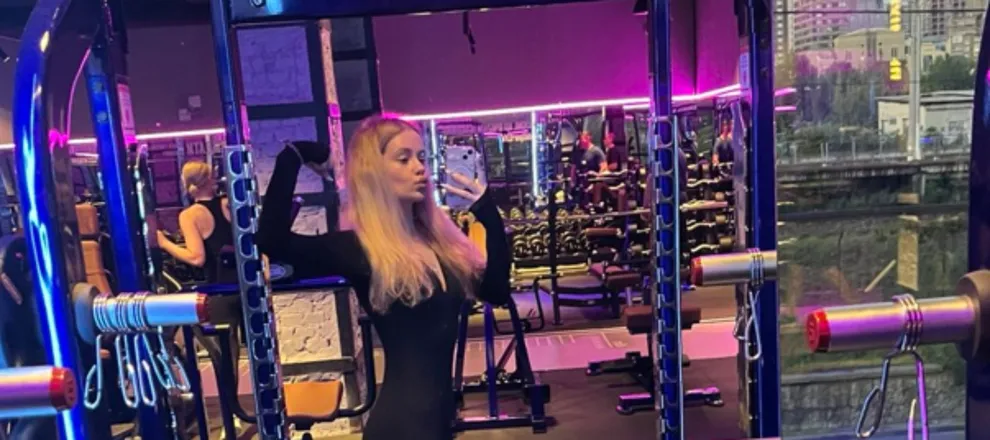 OnlyFans cuenta sophie_moorre header 2