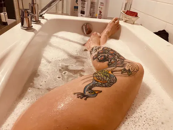 OnlyFans cuenta curvy-rosaly header 2