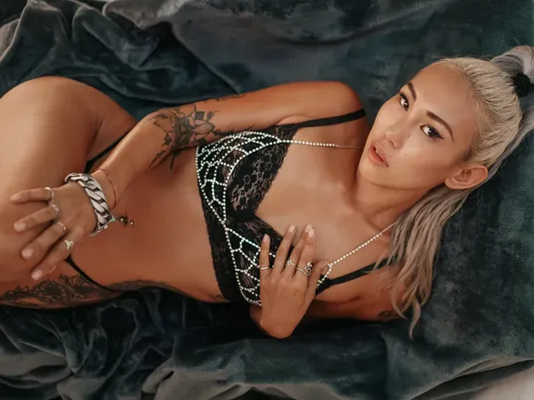 OnlyFans cuenta valeriamichi header 2