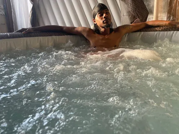 OnlyFans cuenta mrmakehercum23 header 2