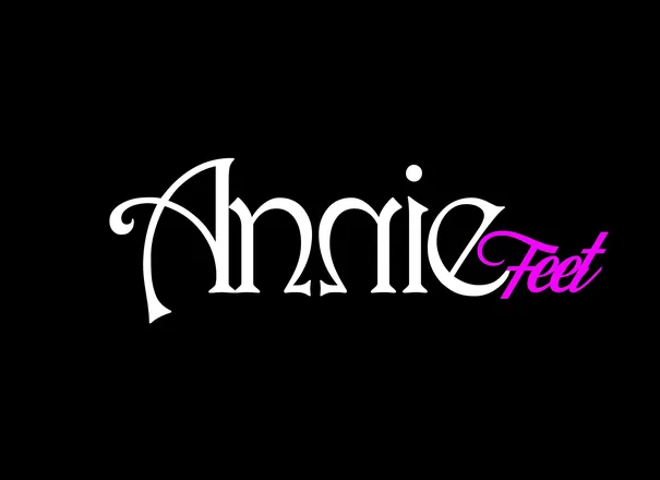 OnlyFans cuenta anniefeethot header 2