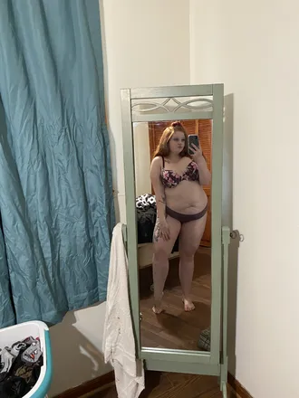 OnlyFans cuenta strawberie98 header 2