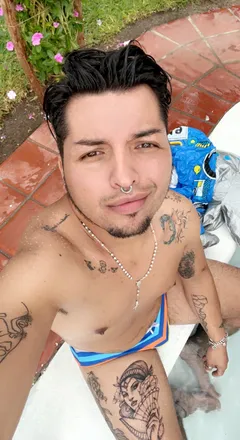 OnlyFans account  effralo header 2