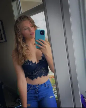 OnlyFans account  kennedyroze avatar 1