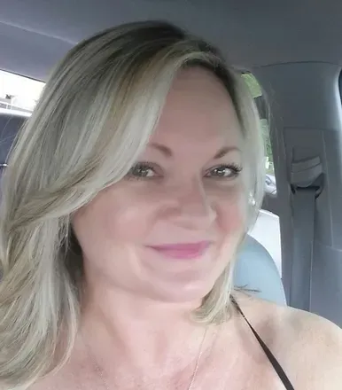 OnlyFans cuenta hotwifetara avatar 1