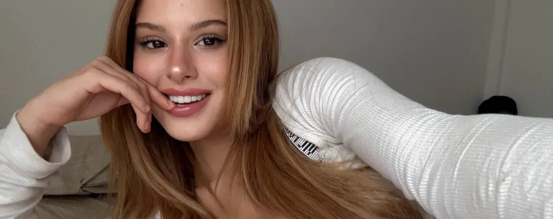 OnlyFans account  lorachase header 2