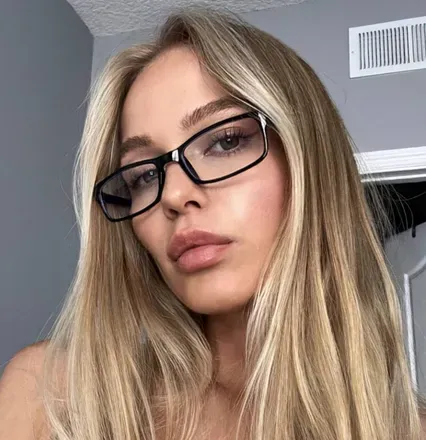 OnlyFans account  mia_rush avatar 1