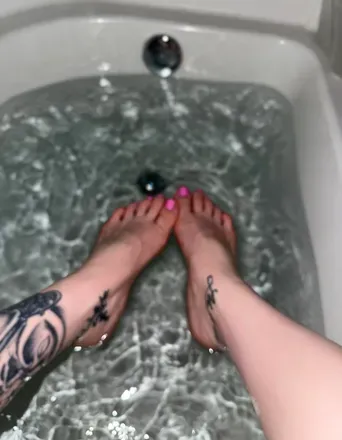 OnlyFans account  toevixenxoxo header 2