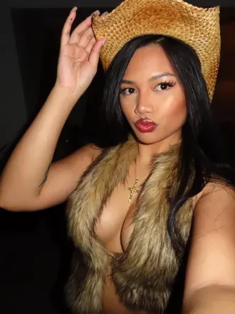 OnlyFans account  ashleyisaluzon avatar 1