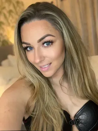 OnlyFans account  poppypeach2023 avatar 1