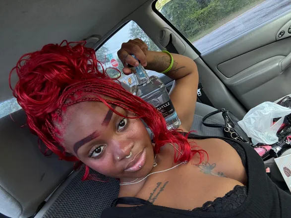 OnlyFans cuenta luringyouinn header 2