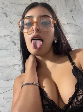 OnlyFans account  elynaaoff avatar 1