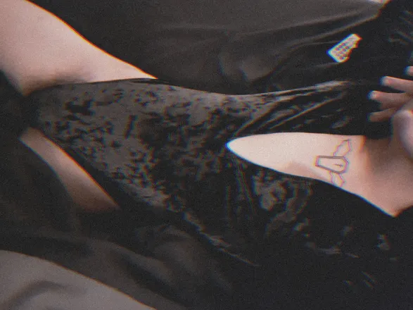OnlyFans cuenta neonbitemarks header 2