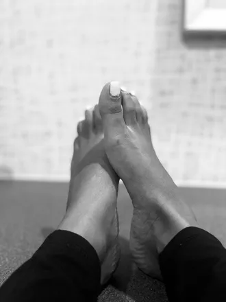 OnlyFans cuenta itybityhealingtoes header 2