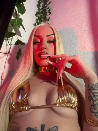 OnlyFans of naylagonzaa