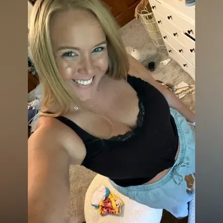 OnlyFans account  charmarie98 avatar 1