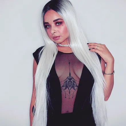 OnlyFans cuenta avakane_ header 2
