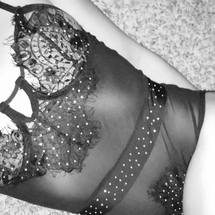 OnlyFans cuenta tanyalee header 2