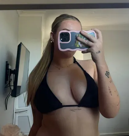 OnlyFans cuenta secretlyfeofholly avatar 1