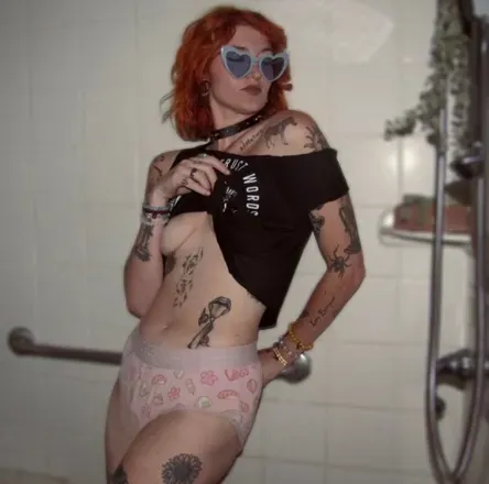 OnlyFans of sunni_red