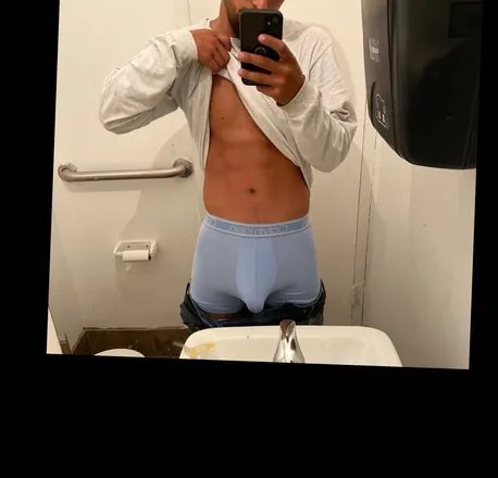 OnlyFans account  u121072795 header 2