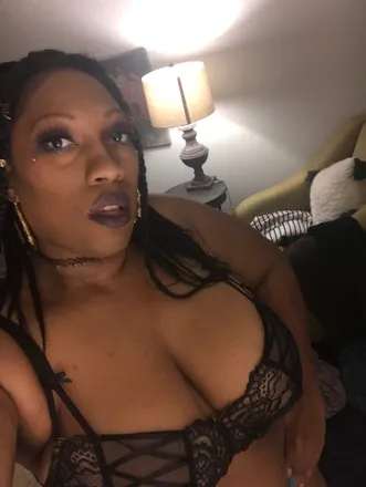 OnlyFans cuenta phoenixxchambers header 2