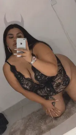 OnlyFans cuenta curv.red avatar 1