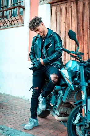 OnlyFans cuenta alessandro_vanni header 2