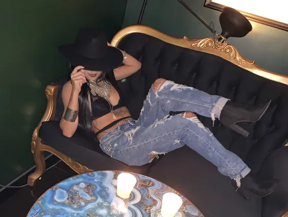 OnlyFans cuenta skinnyza header 2