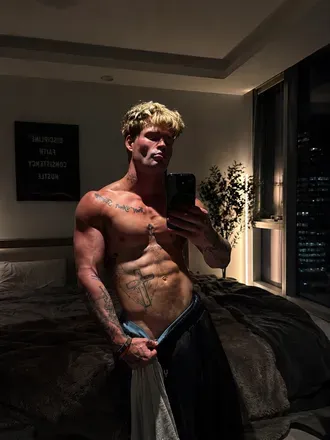 OnlyFans account  insidemilli avatar 1