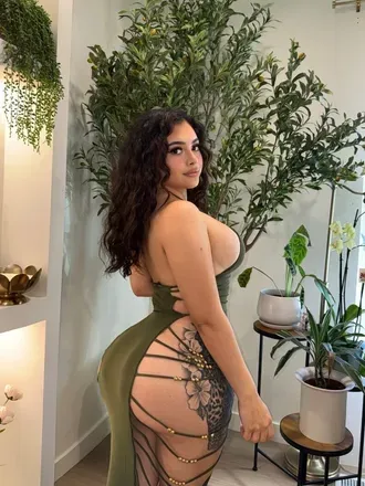 OnlyFans of yessenialoch