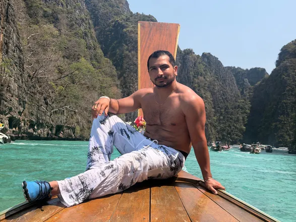 OnlyFans account  nadietrabaja header 2