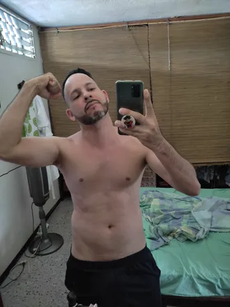 OnlyFans cuenta guaromorbo1 header 2