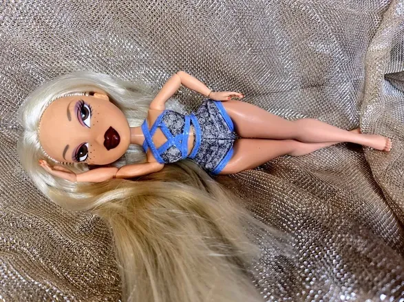 OnlyFans account  welcometothedollhaus header 2
