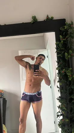 OnlyFans cuenta vincen_jose header 2