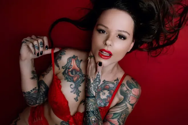 OnlyFans account  annoir_suicide header 2