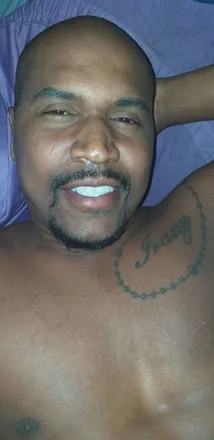 OnlyFans cuenta sorriso header 2