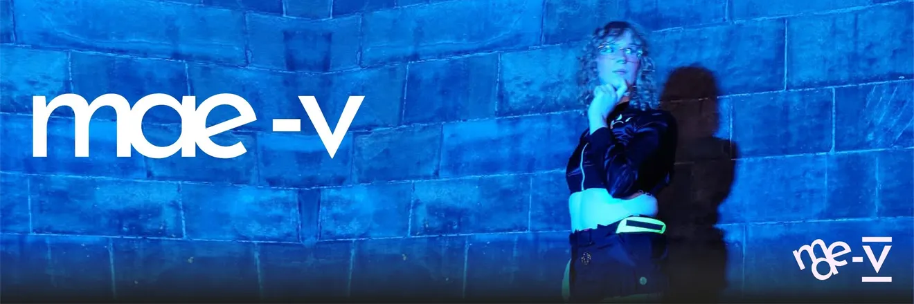 OnlyFans cuenta mae_v header 2